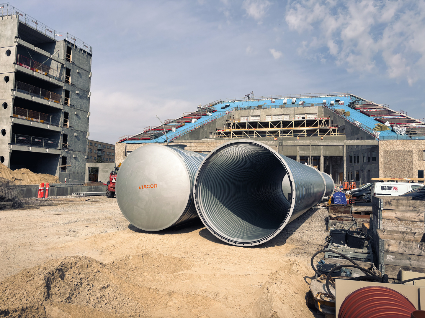 Low-cover, heavy-duty sprinkler tank for Norlys HQ, Aalborg